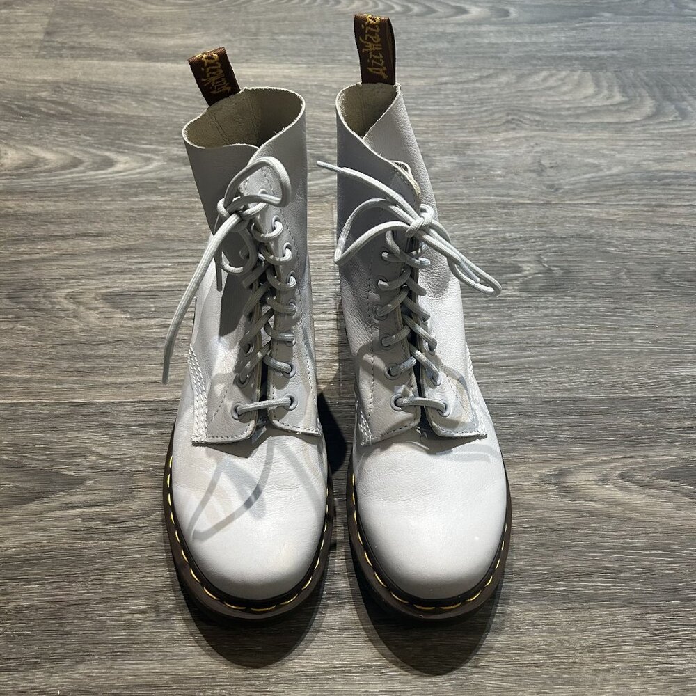 Dr Martens SZ 9 41 Chelsea Boots 1460 Pascal Leather Virginia Light Blue Grunge - Picture 7 of 11